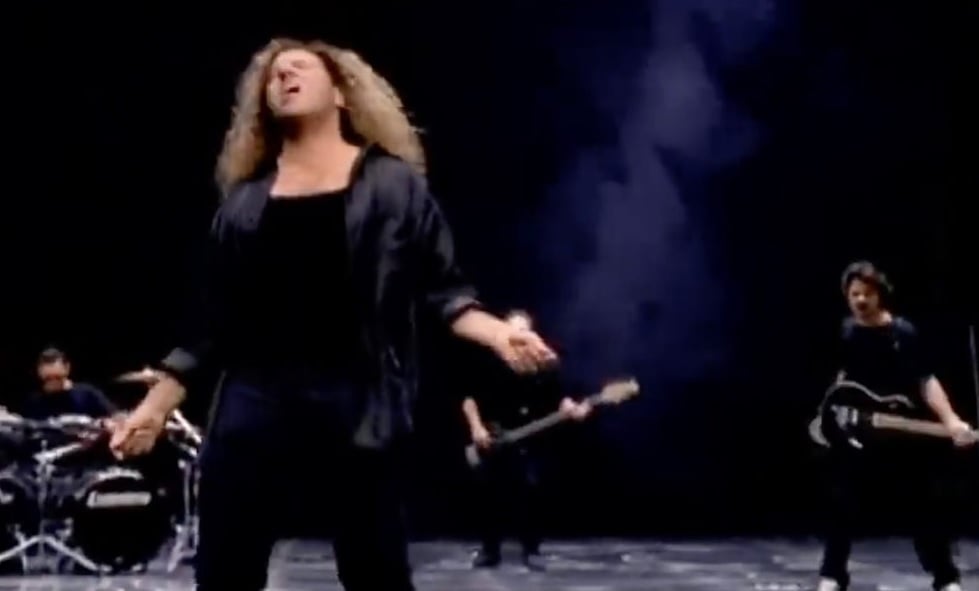 10 músicas que (quase) destruíram carreiras de bandas e artistas