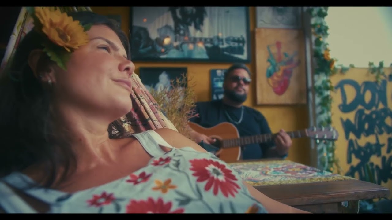 DEKO revisita sucesso do Maneva com estética minimalista em novo single; ouça