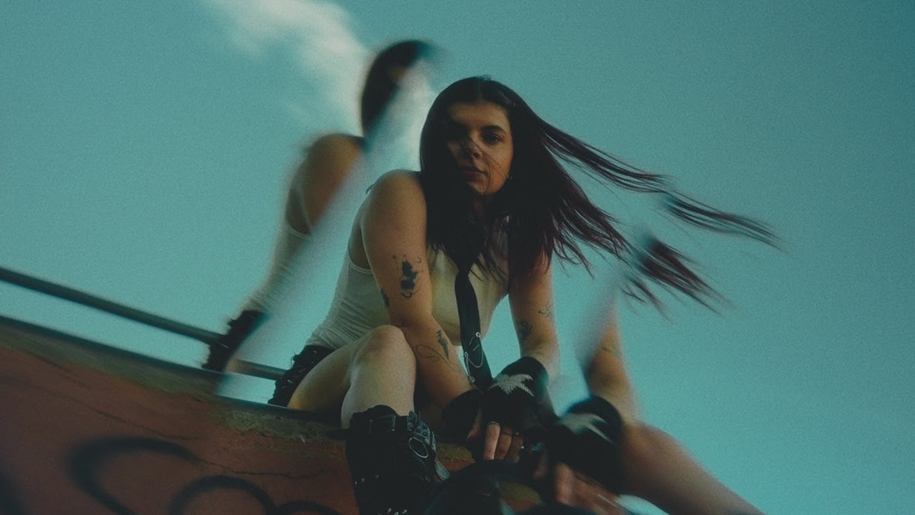 Aléxia lança o álbum de estreia Garra com identidade no Heavy Pop