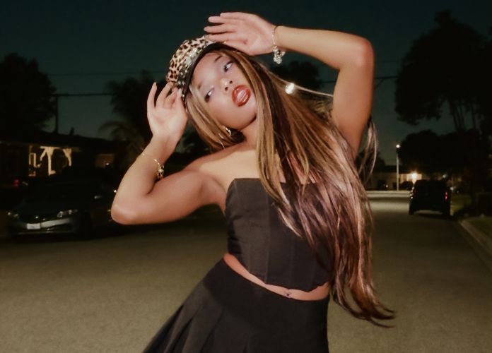 Makhyli, em photoshoot enviada pela mesma