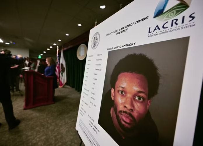 Foto do cantor d4vd exibida durante coletiva de imprensa em Los Angeles, nesta segunda-feira (20) — Foto: Frederic J. Brown/AFP