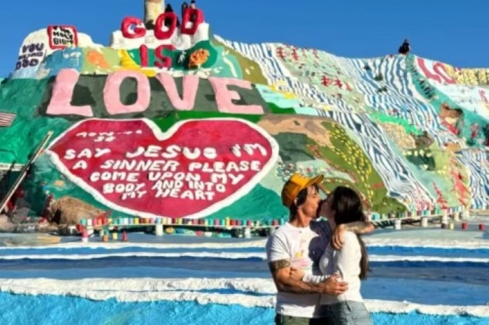 Anthony Kiedis com a namorada Eileen Kelly