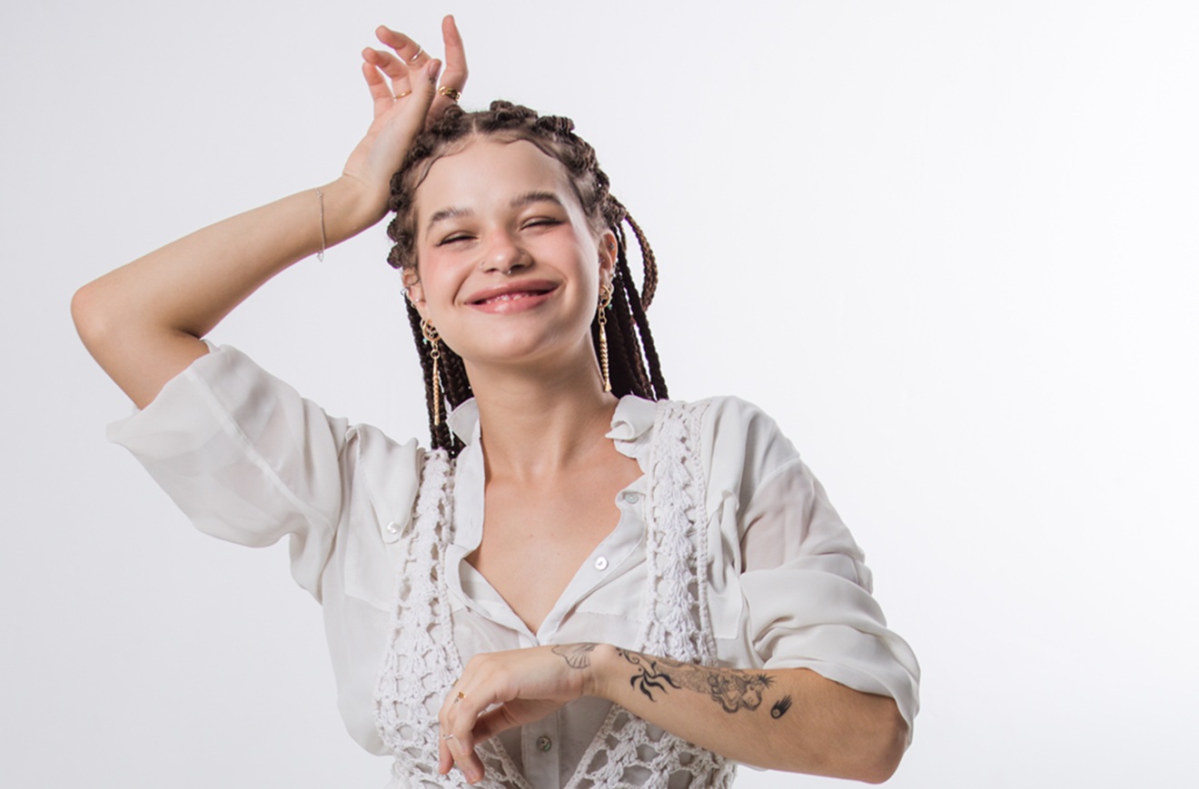 Analu apresenta show acústico e oficina sobre percepção musical e ritmo em São Paulo