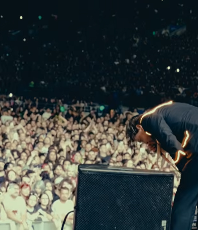 The Hives lança vídeo explosivo de Tick Tick Boom ao vivo em São Paulo