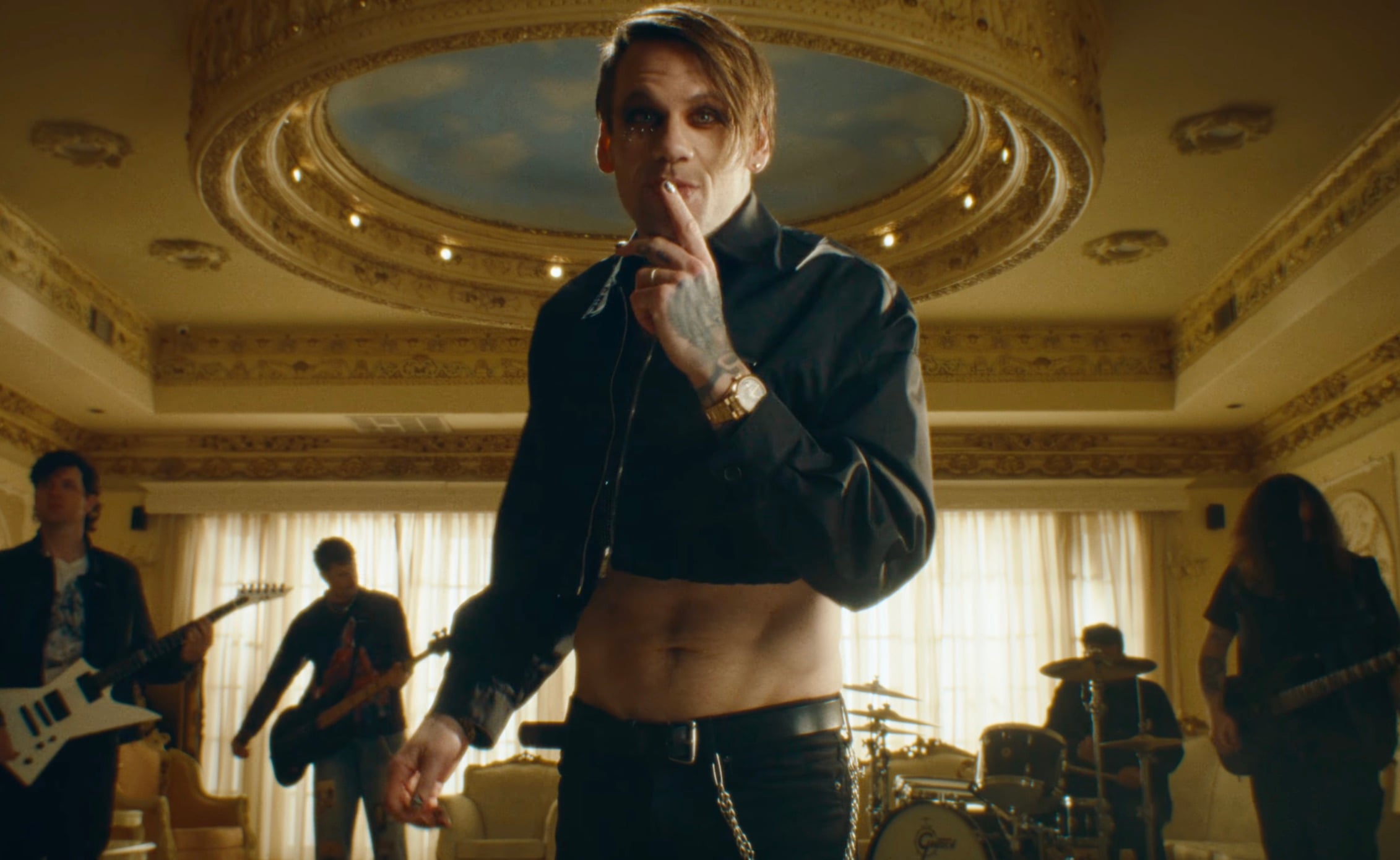Caleb Shomo no clipe de