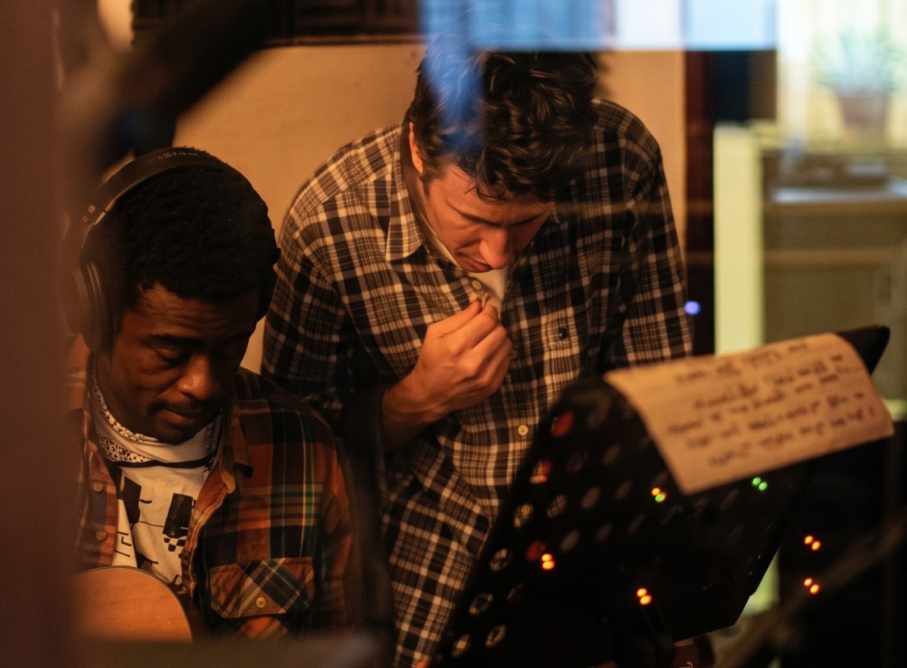 Seu Jorge lança álbum que levou 16 anos para ficar pronto