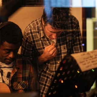 Como Seu Jorge transformou 16 anos de produção em seu disco mais sofisticado