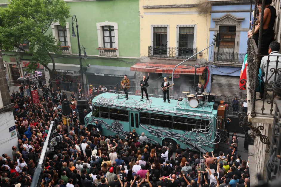 U2 grava clipe no México