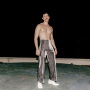 BEZZI apresenta “Ghost to Ghost” e inaugura sua nova fase no Pop Rock nacional BEZZI apresenta “Ghost to Ghost” e inaugura sua nova fase no Pop Rock nacional