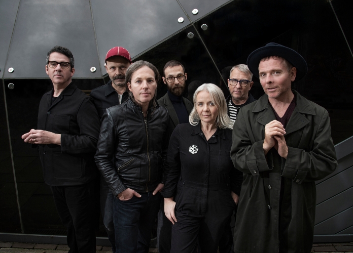 Belle and Sebastian, em foto por Anna Isola Crolla