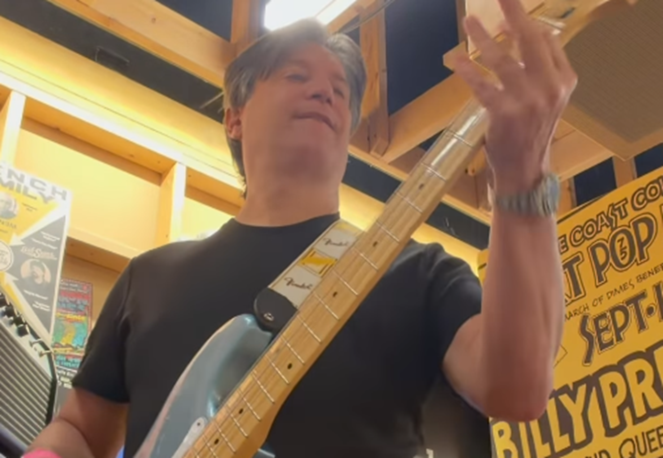 Narrador brasileiro aproveita Copa para tocar Metal em santuário do Rock nos EUA