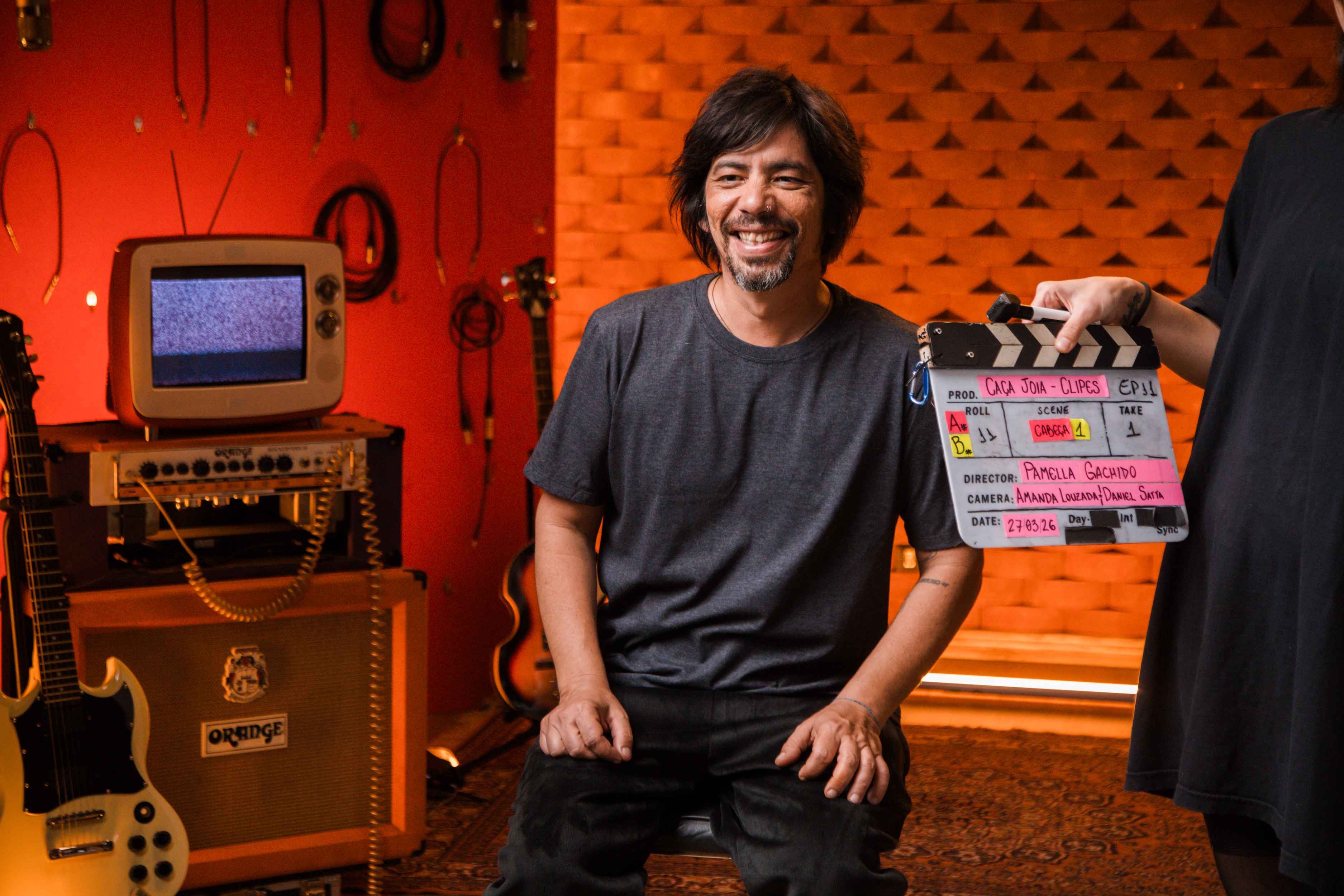 Chinaina estreia Caça Joia Clipes