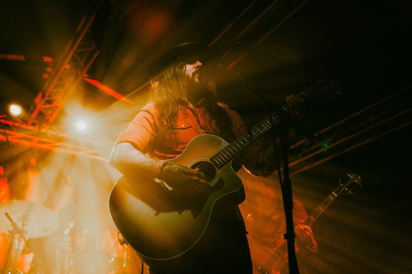 Shawn James lança o álbum Passage e anuncia retorno ao Brasil em agosto