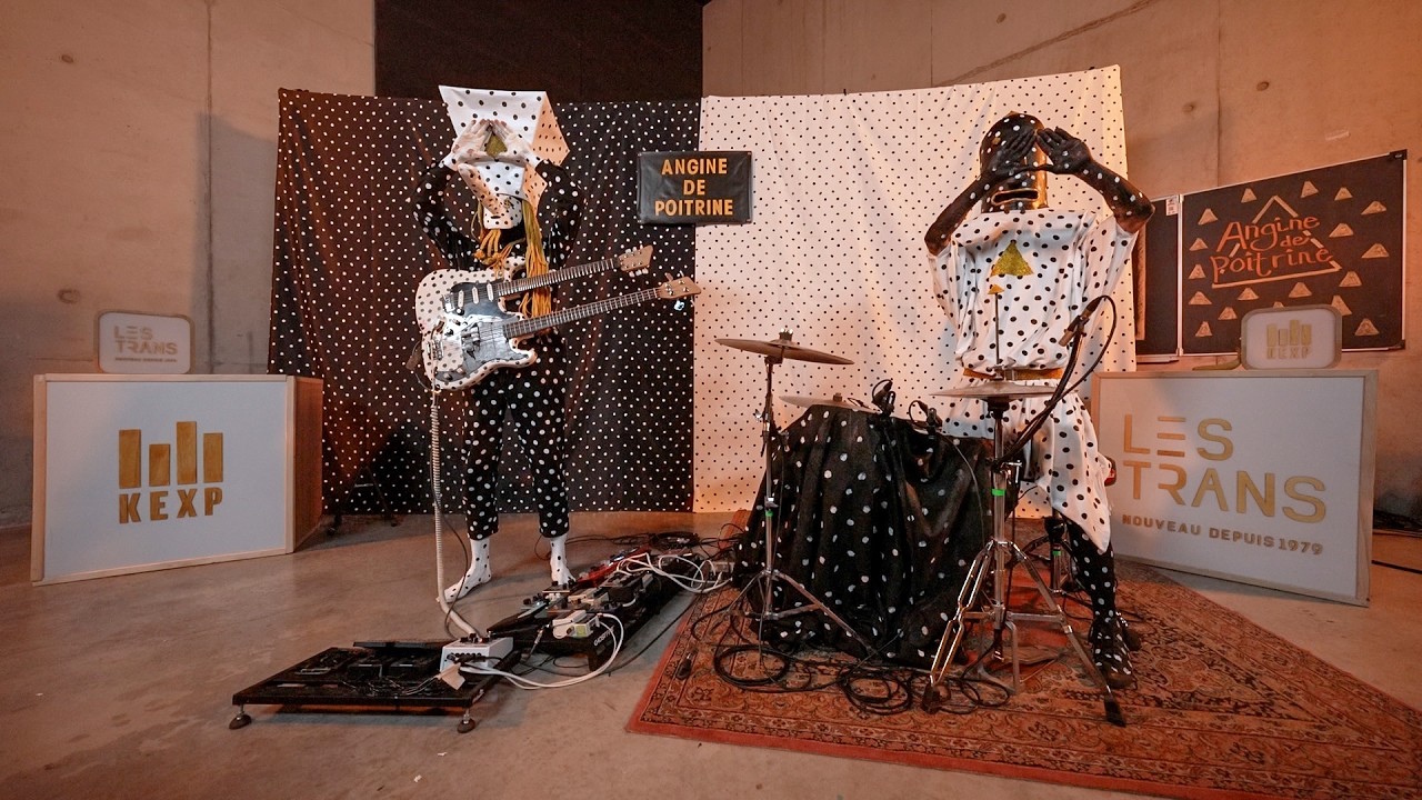 Angine de Poitrine na sessão da rádio KEXP