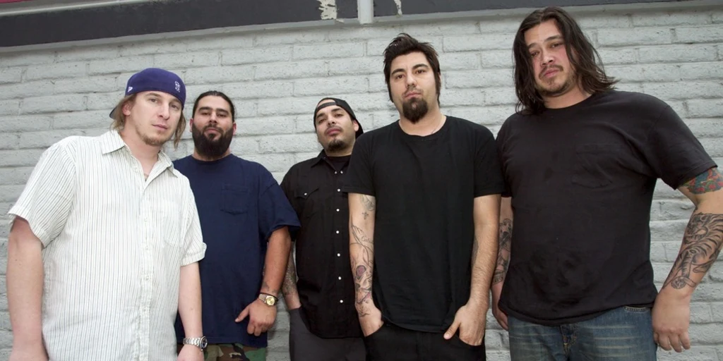 Deftones com Chi Cheng