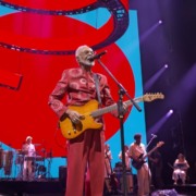 Gilberto Gil celebra aniversário de 84 anos com lançamento do primeiro volume de "Tempo Rei – Ao Vivo"