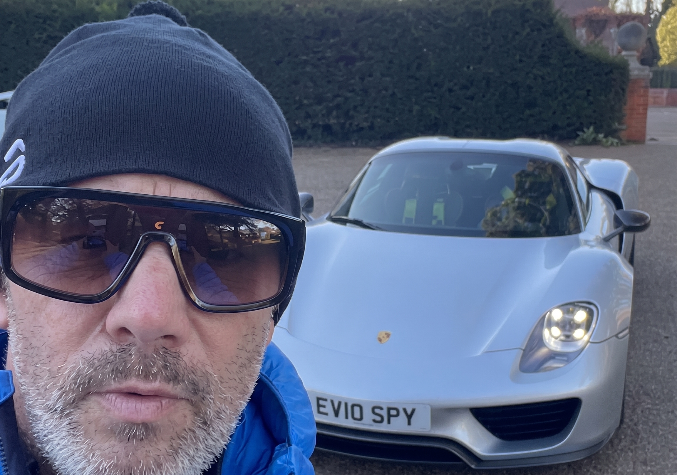 Jay Kay, vocalista do Jamiroquai, com um Porsche