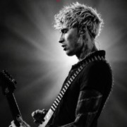 mgk anuncia show solo em São Paulo após o Rock in Rio mgk anuncia show solo em São Paulo após o Rock in Rio