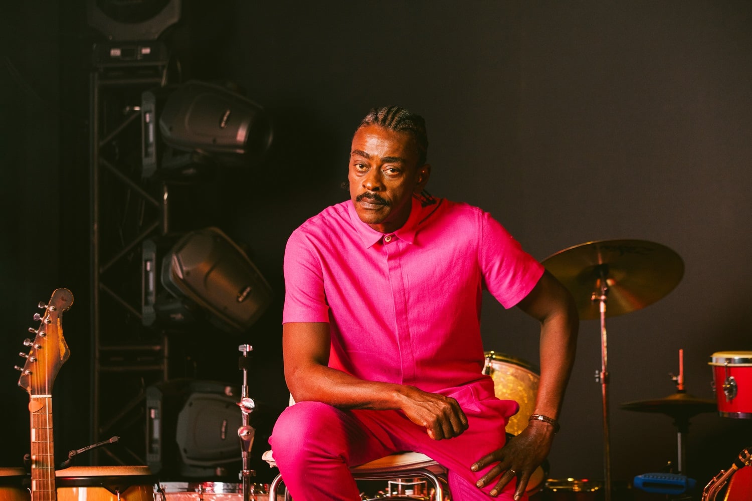 Seu Jorge empresta sua voz a documentário que retrata a jornada de Cabo Verde rumo à sua primeira Copa do Mundo