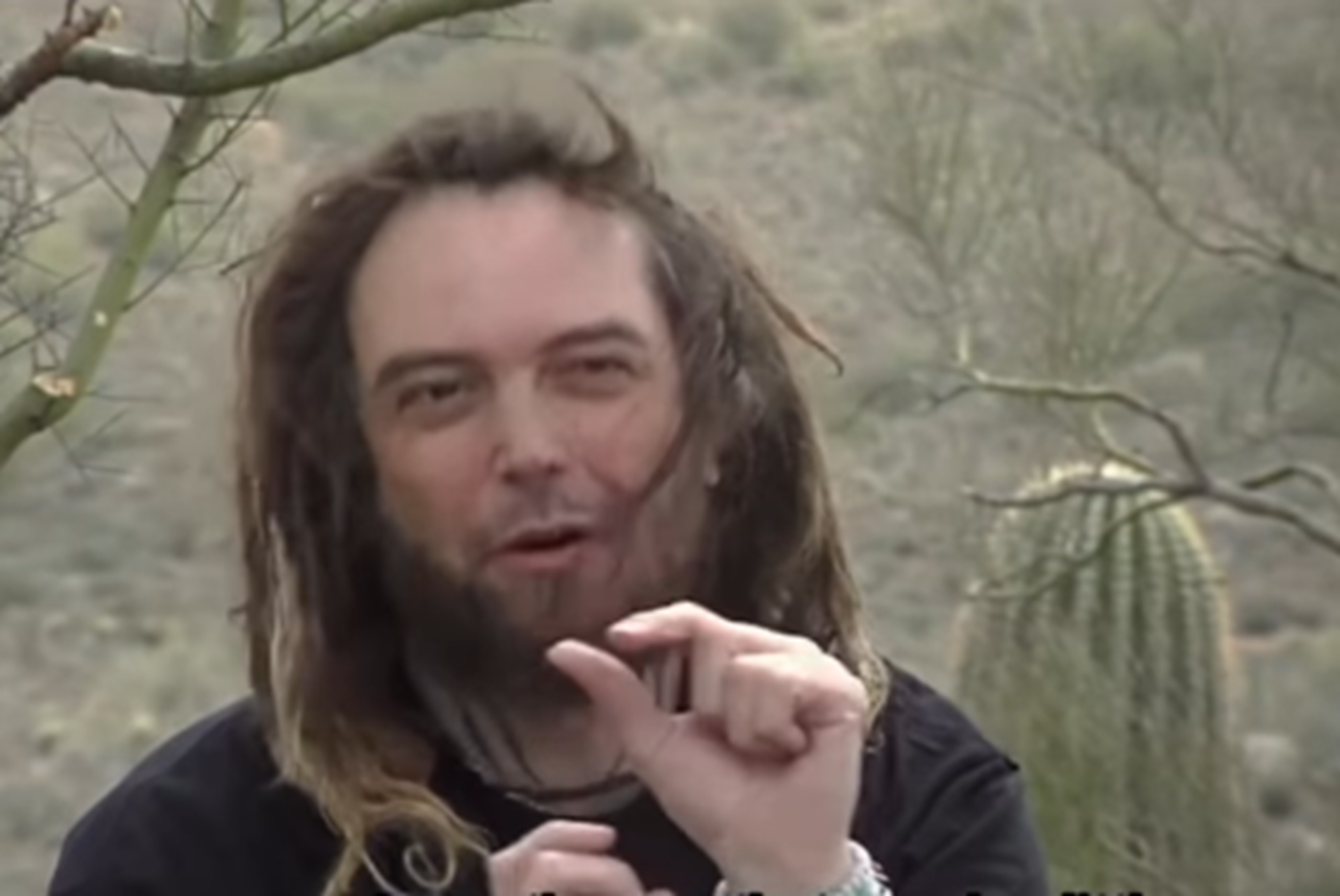 Max Cavalera revela que aprendeu inglês com dicionário e álbuns do Black Sabbath