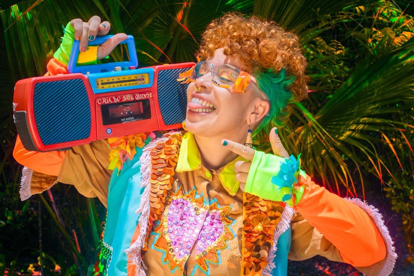Luana Flores costura memórias e futurismo no disco de estreia Cria do Sol Quente