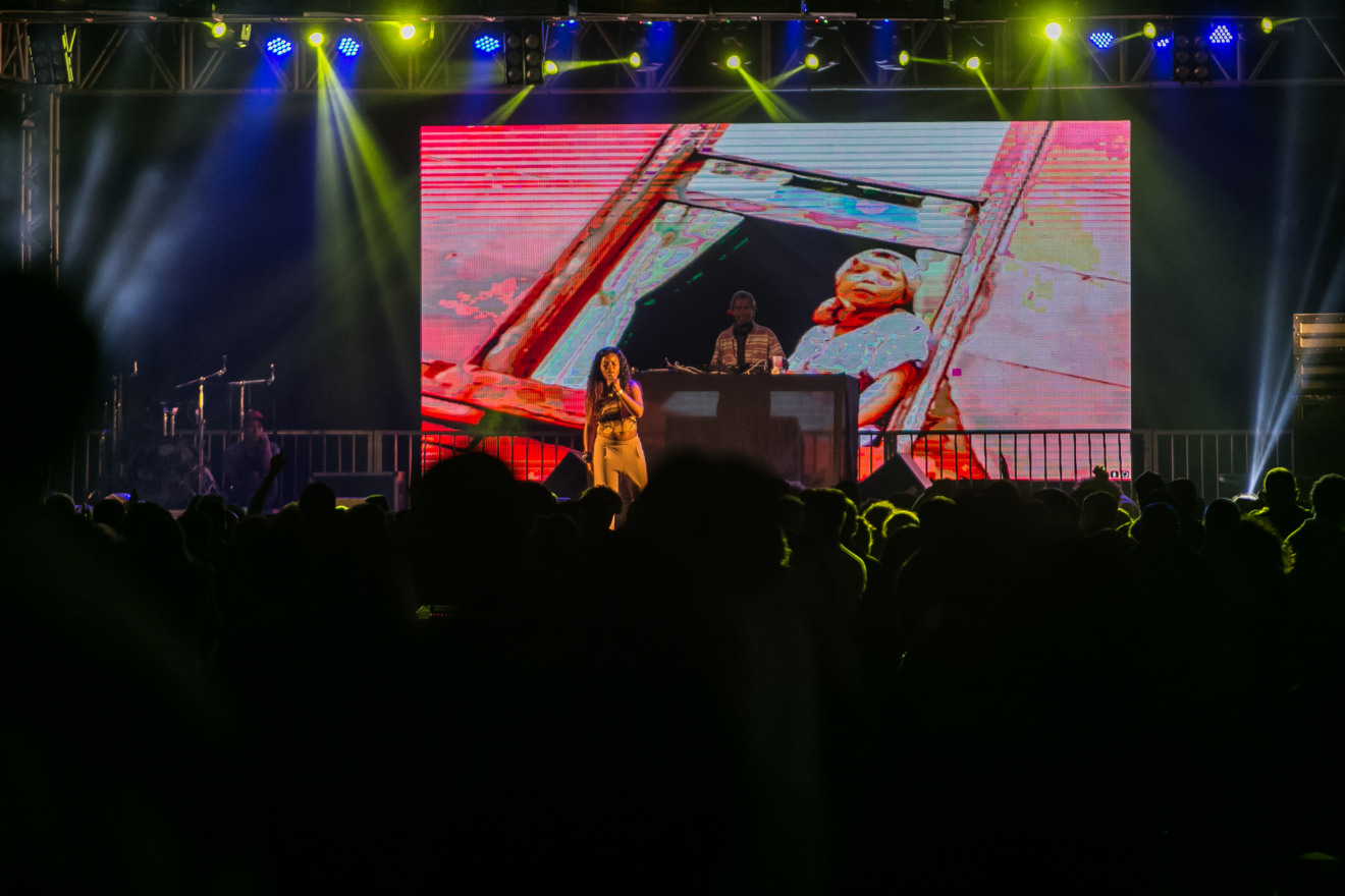 Deize Tigrona no festival Favela Sounds