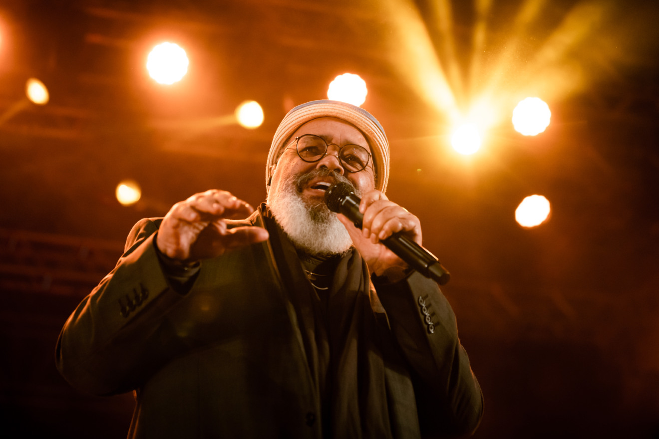 Jorge Aragão no festival Favela Sounds
