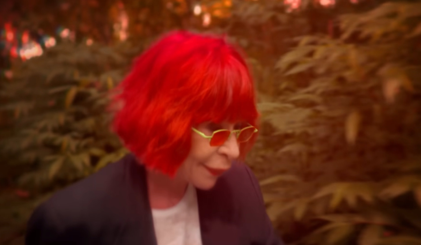 Rita Lee no clipe de Reza, dirigido por Ricardo Spencer