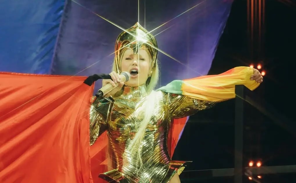 “Último voo da virilha”: Xuxa agradece carinho dos fãs contra etarismo de haters