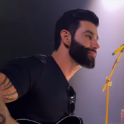 Gusttavo Lima toca Steve Vai e pede desculpas ao ídolo