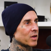 Travis Barker revela o que acha sobre uso de IA na música