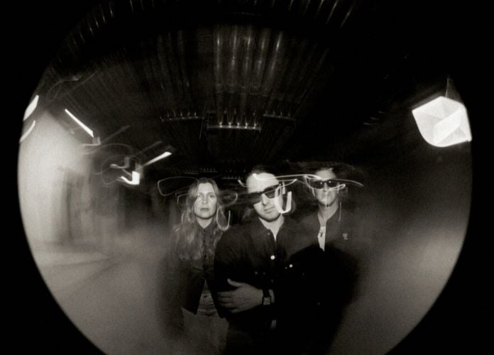 Jungle, em foto promocional por Mason Rose