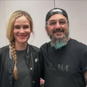 Mike Portnoy (Dream Theater) chama Anika Nilles (Rush) de rainha