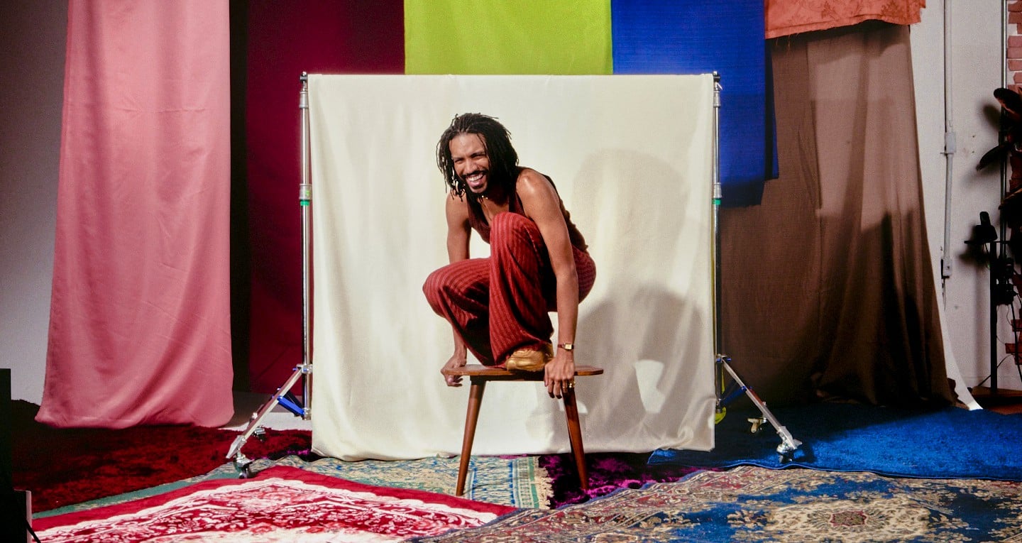 Pedro Emílio revela segredos de seu álbum Vende-se Lembrança