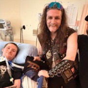 Último desejo de paciente inspira show de heavy metal dentro de hospital canadense