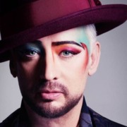Carreira de Boy George desmorona após lançar Reggae pró-Israel feito com IA