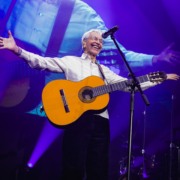 Caetano Veloso na reinauguração do Cine Lido, em Curitiba