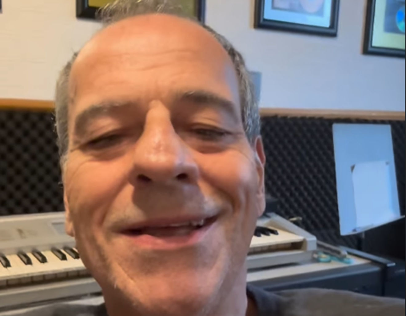 Produtor do Charlie Brown Jr. revela segredos de gravação em resposta a Rick Bonadio