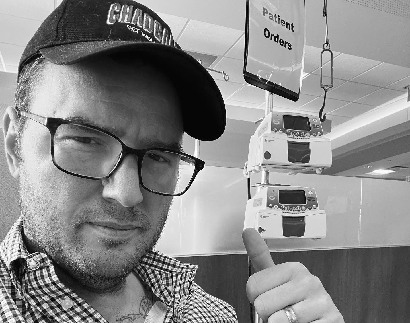 Chad Gilbert (New Found Glory) no hospital