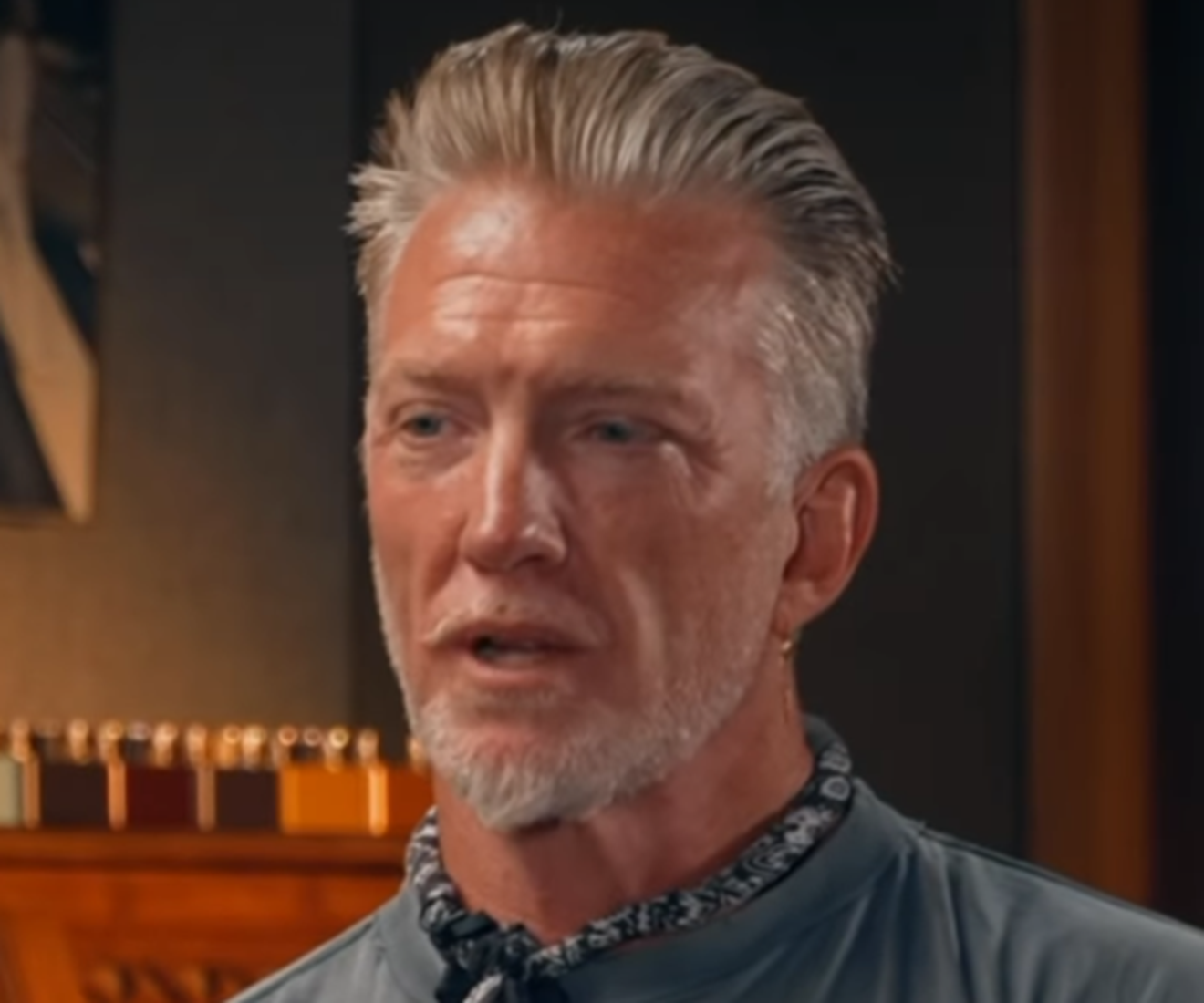 Josh Homme diz que tocar com Dave Grohl é “viciante”