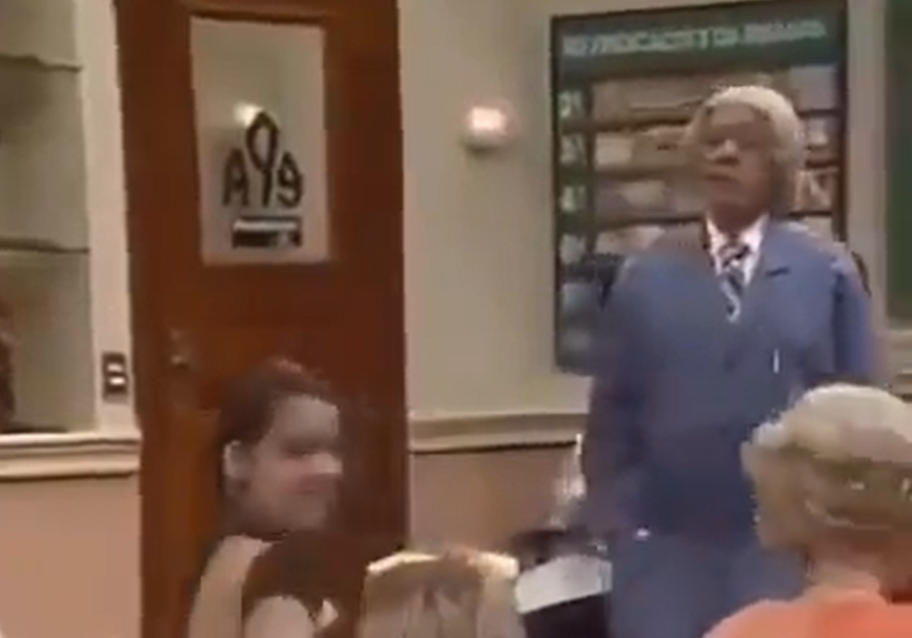 Em 1991, Escolinha do Professor Raimundo criticava Bolsonaro e a ditadura