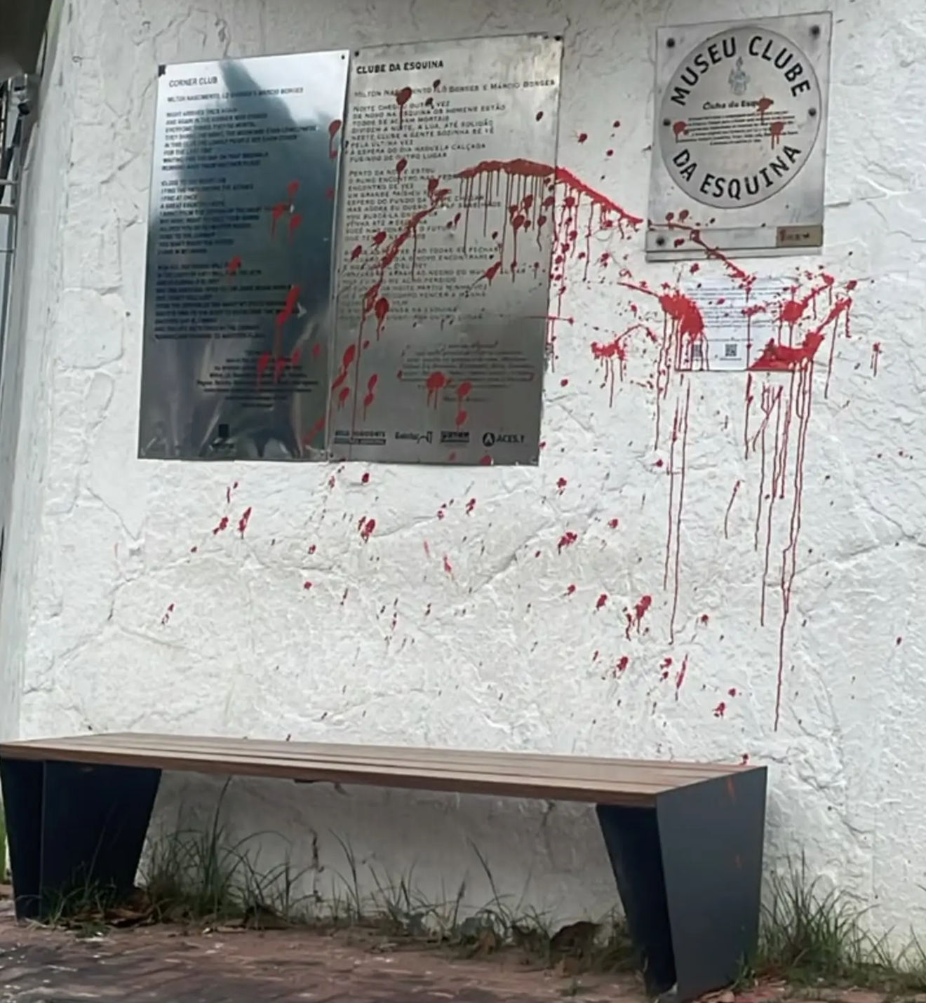 Placa que homenageia o Clube da Esquina é alvo de depredação em Minas Gerais