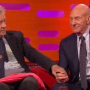 Ian McKellen faz homenagem emocionante a Patrick Stewart