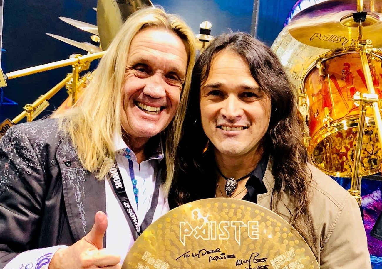 Nicko McBrain diz ter indicado Aquiles Priester para ocupar seu lugar no Iron Maiden